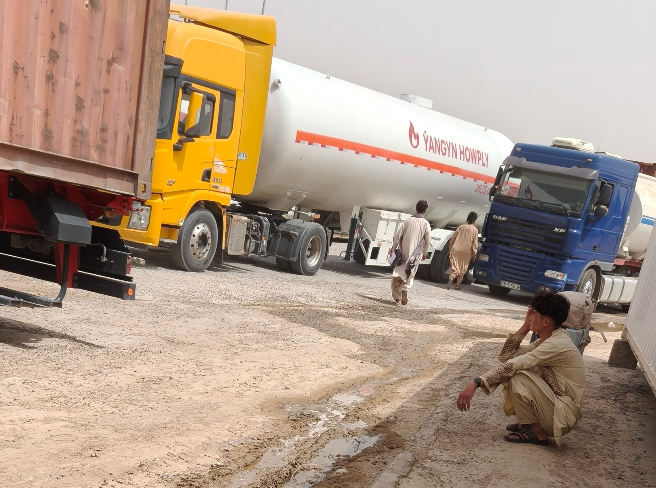 Trucks crossing the Serhetabat border, Afghanistan Turkmenistan border crossing